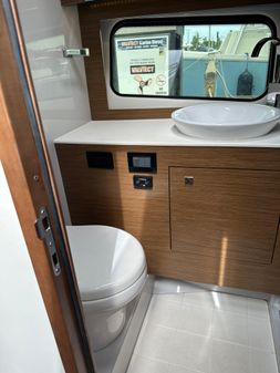 Cruisers Yachts 390 Express Coupe image