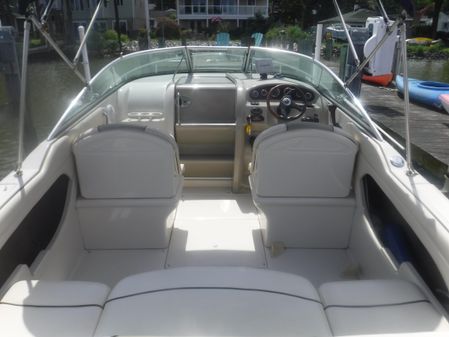 Sea Ray 225 Weekender image