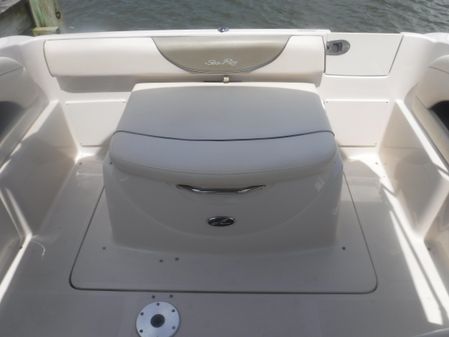 Sea Ray 225 Weekender image