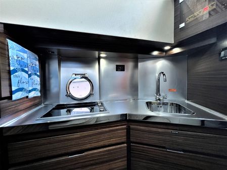Azimut 40S image