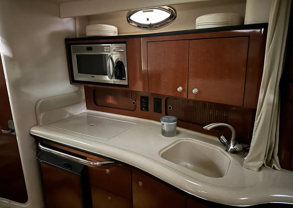 Sea Ray 320 Sundancer image