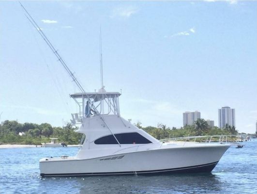 Luhrs 40 Convertible - main image