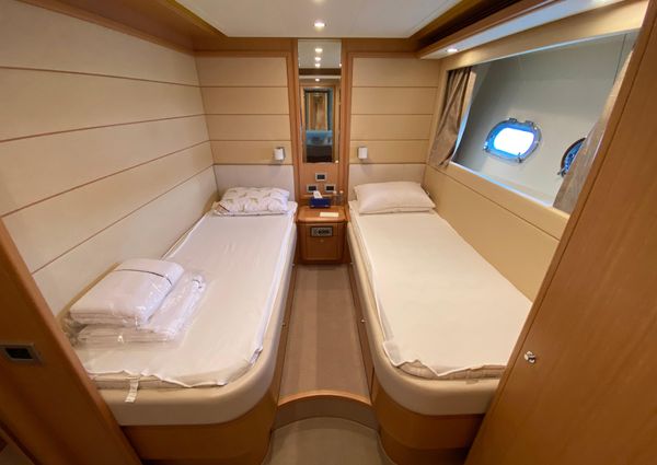 Ferretti Yachts 881 HT image