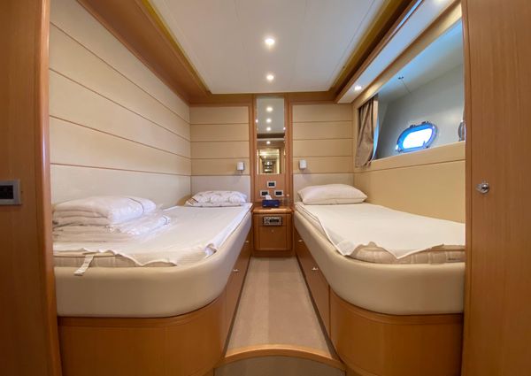 Ferretti Yachts 881 HT image