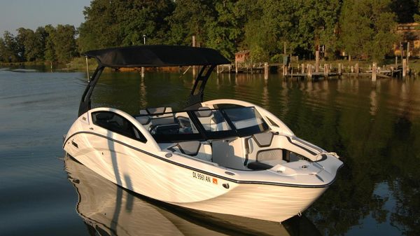 Yamaha Boats 275 SE