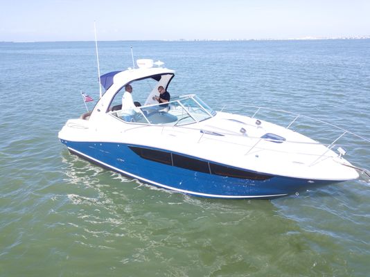 Sea Ray 330 Sundancer - main image