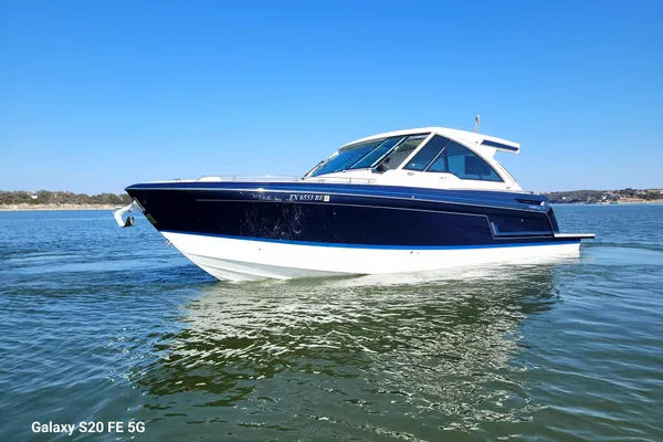 Formula 380-SUPER-SPORT-CROSSOVER-I-O image