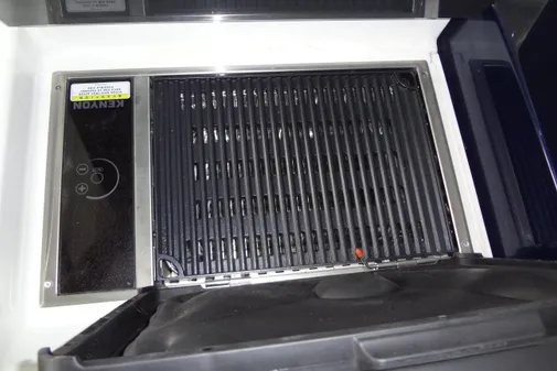 Formula 380 Super Sport Crossover I/O image