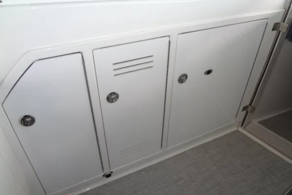 Formula 380-SUPER-SPORT-CROSSOVER-I-O image