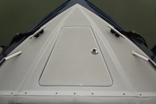 Formula 380 Super Sport Crossover I/O image