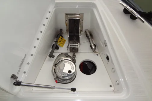 Formula 380 Super Sport Crossover I/O image