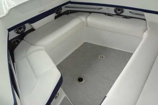 Formula 380 Super Sport Crossover I/O image