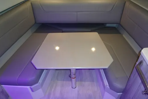 Formula 380 Super Sport Crossover I/O image