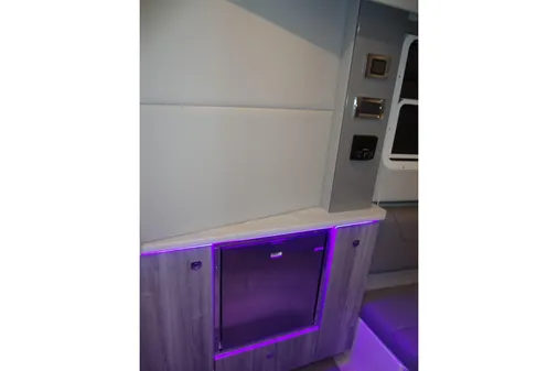 Formula 380 Super Sport Crossover I/O image