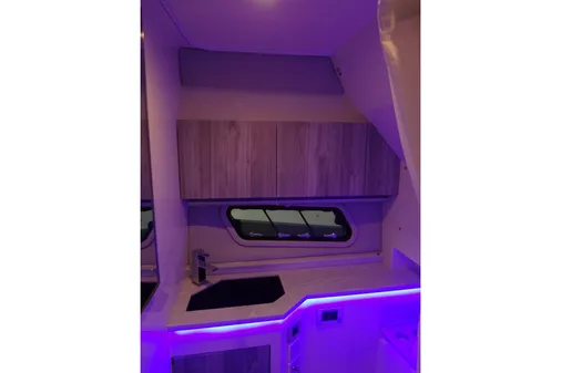 Formula 380 Super Sport Crossover I/O image