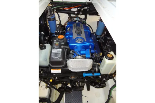 Formula 380 Super Sport Crossover I/O image