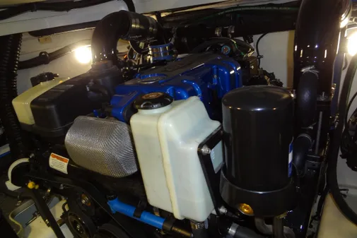 Formula 380 Super Sport Crossover I/O image