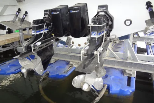 Formula 380 Super Sport Crossover I/O image