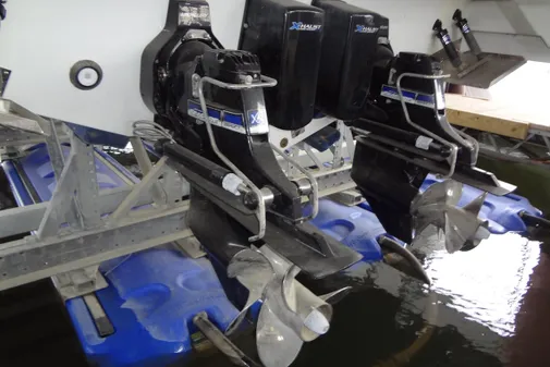 Formula 380 Super Sport Crossover I/O image