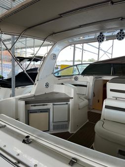 Rinker 350 Express Cruiser image