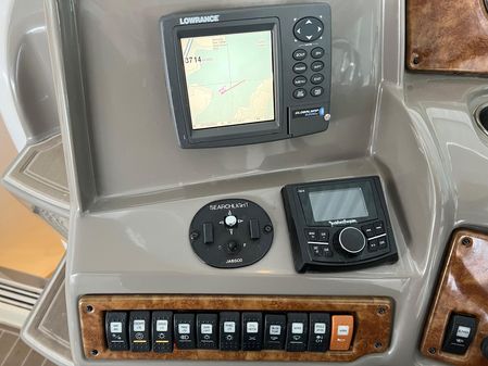 Rinker 350 Express Cruiser image