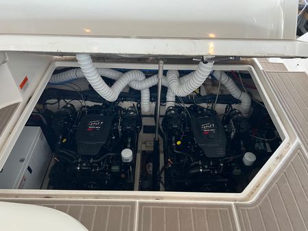 Rinker 350 Express Cruiser image