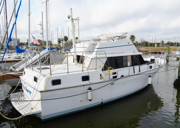 Mainship 400 Trawler image