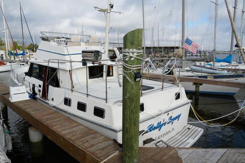 Mainship 400 Trawler image