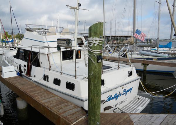 Mainship 400 Trawler image