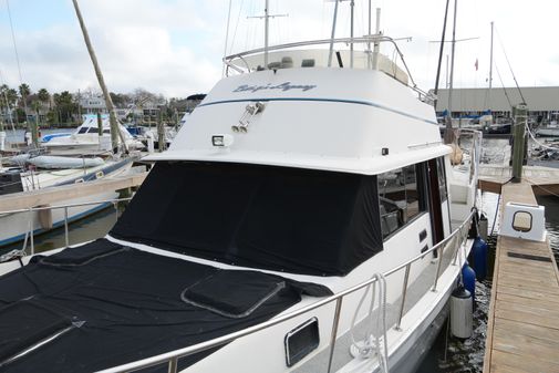 Mainship 400 Trawler image