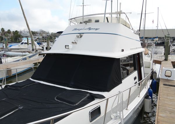 Mainship 400 Trawler image