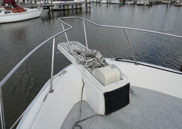 Mainship 400 Trawler image