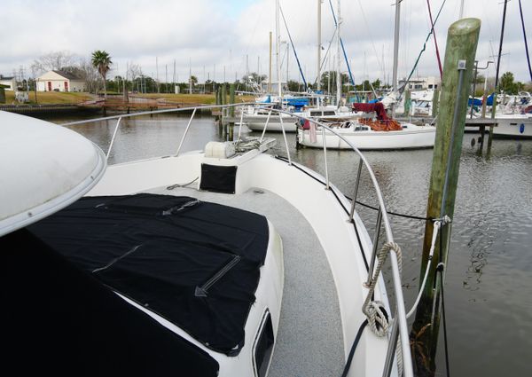 Mainship 400 Trawler image