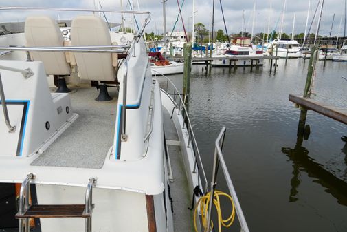 Mainship 400 Trawler image