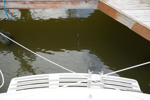 Mainship 400 Trawler image