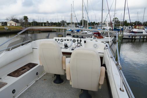 Mainship 400 Trawler image