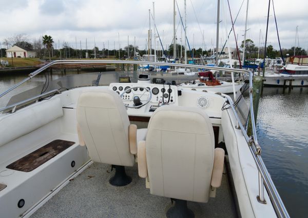 Mainship 400 Trawler image