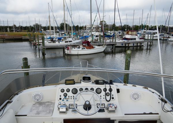 Mainship 400 Trawler image