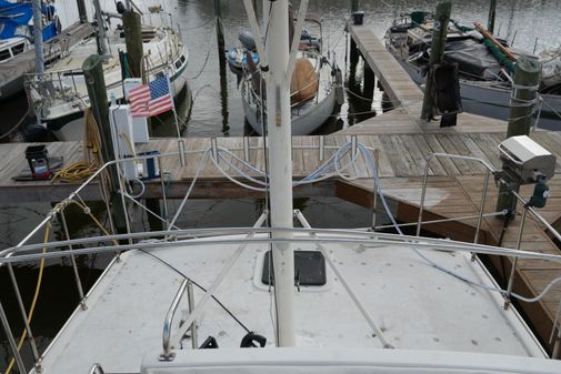 Mainship 400 Trawler image