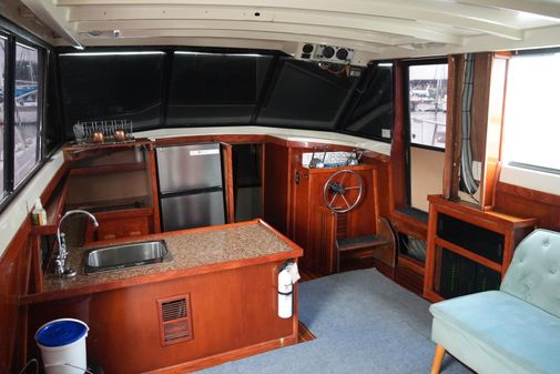 Mainship 400 Trawler image