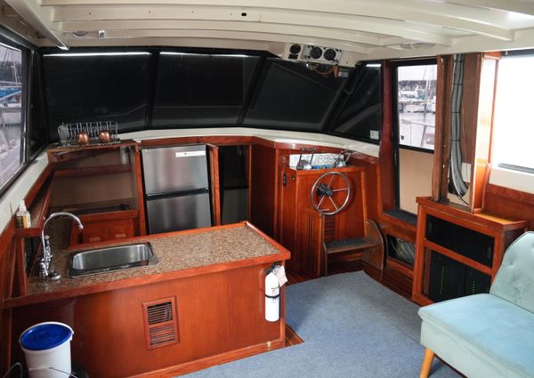 Mainship 400 Trawler image