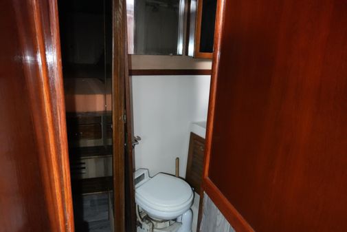 Mainship 400 Trawler image