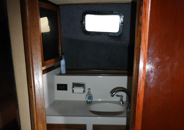 Mainship 400 Trawler image