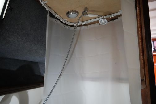 Mainship 400 Trawler image