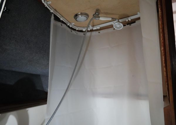 Mainship 400 Trawler image