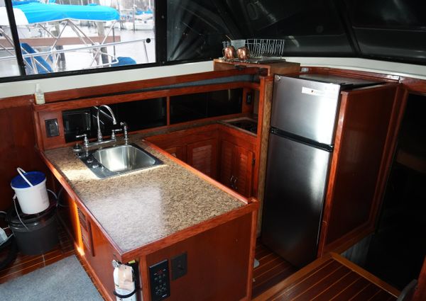 Mainship 400 Trawler image