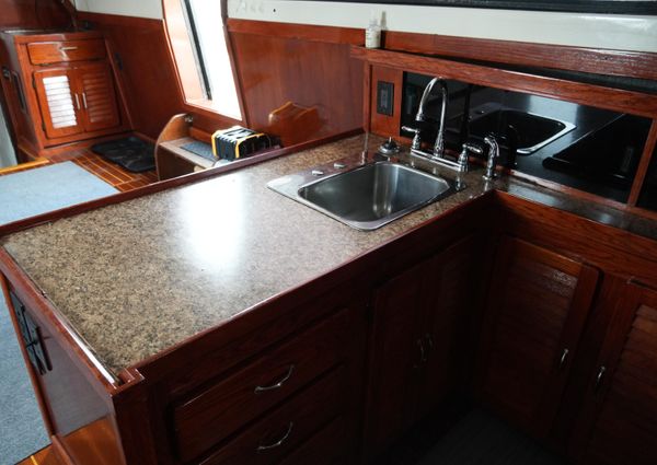 Mainship 400 Trawler image