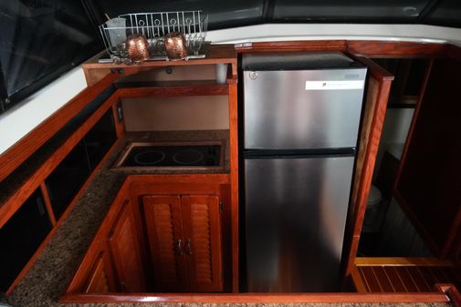 Mainship 400 Trawler image