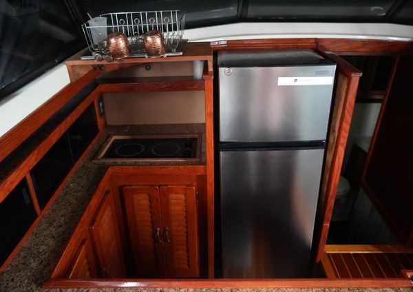 Mainship 400 Trawler image