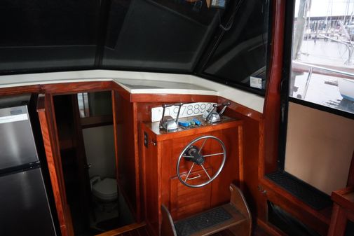 Mainship 400 Trawler image